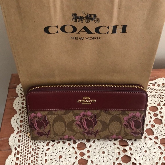 NWT COACH Signature Zip Phone Credit Card Slim Wallet Black